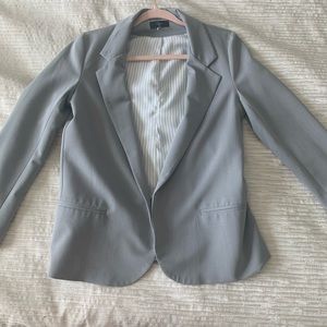 Women’s gray blazer